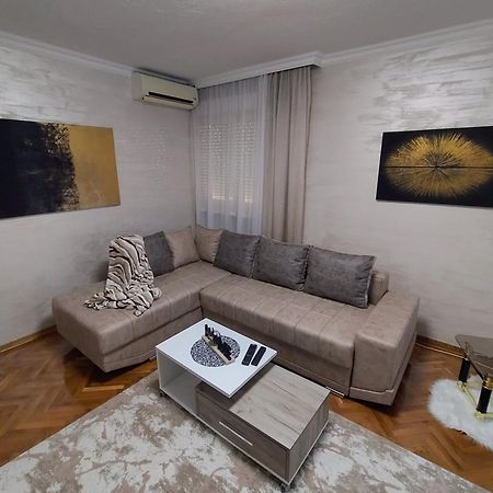 Vemiur Apartamento Čačak Exterior foto
