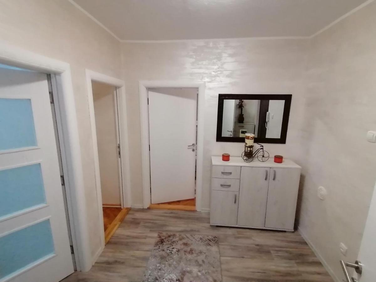 Vemiur Apartamento Čačak Exterior foto