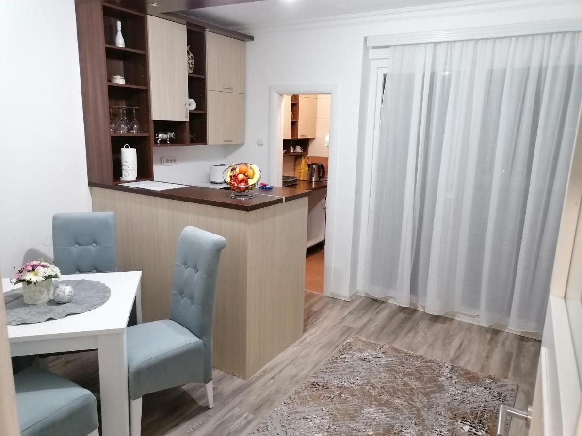 Vemiur Apartamento Čačak Exterior foto