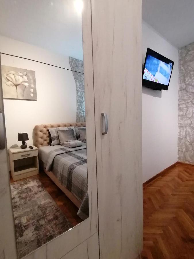 Vemiur Apartamento Čačak Exterior foto