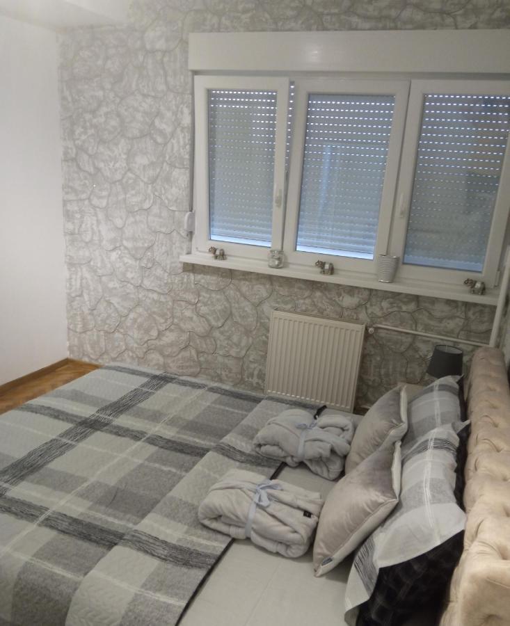 Vemiur Apartamento Čačak Exterior foto