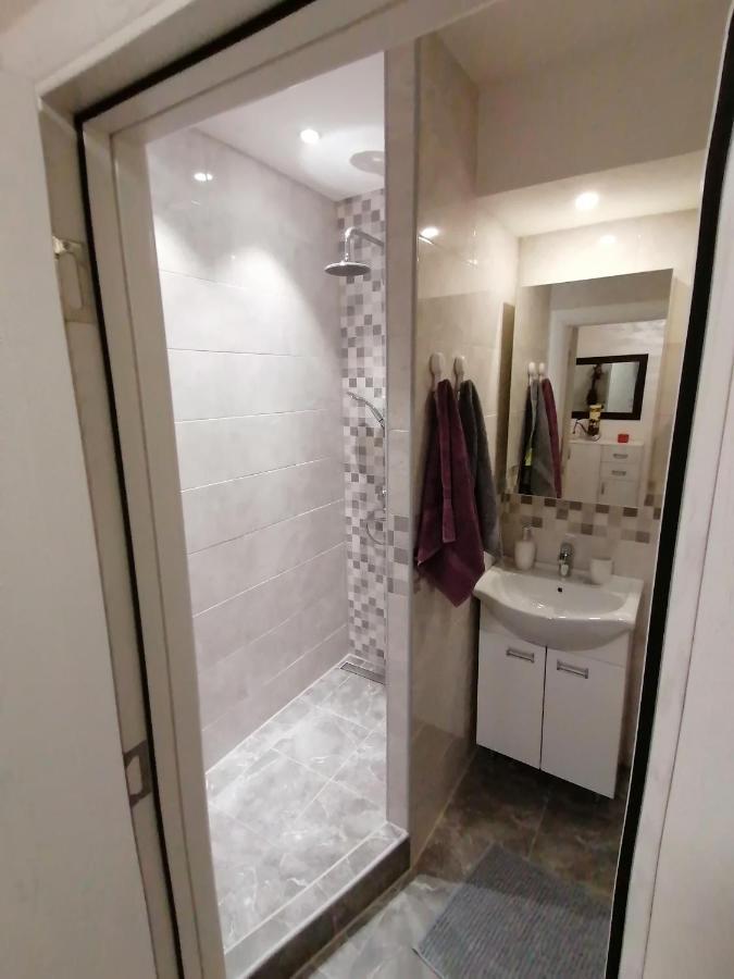 Vemiur Apartamento Čačak Exterior foto