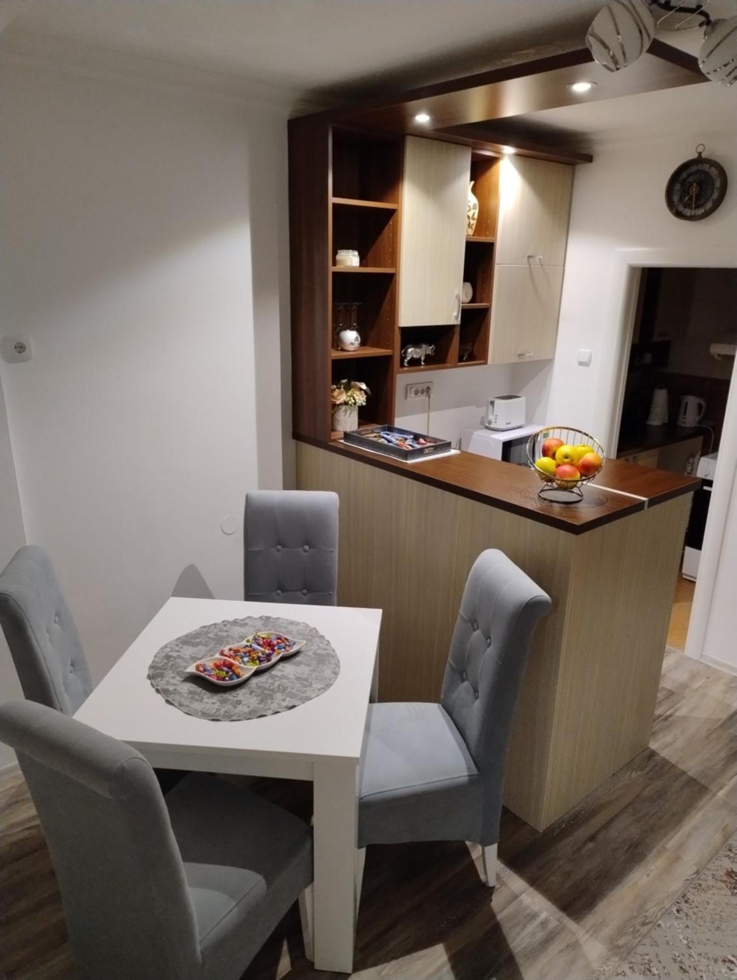 Vemiur Apartamento Čačak Exterior foto