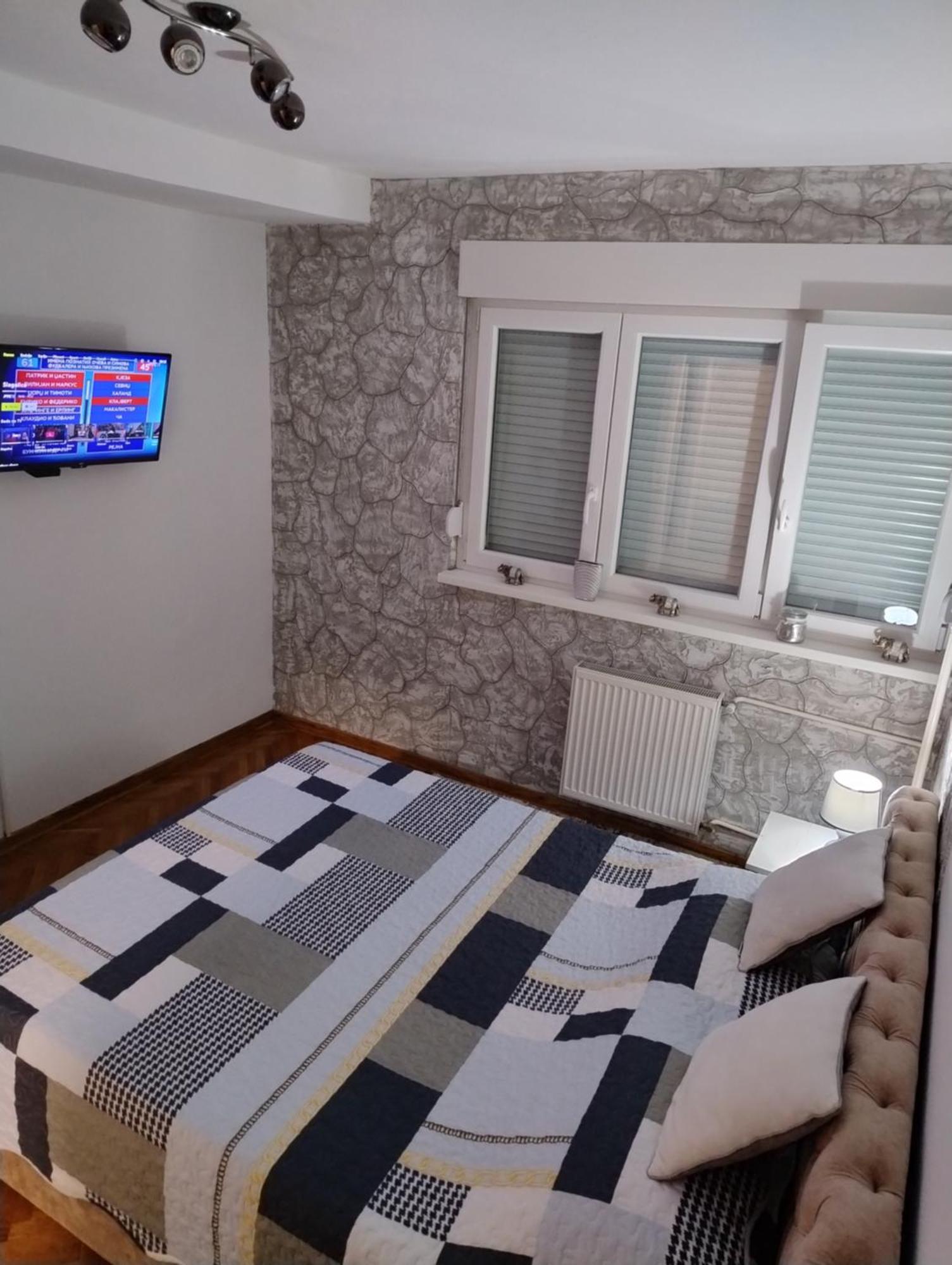 Vemiur Apartamento Čačak Exterior foto