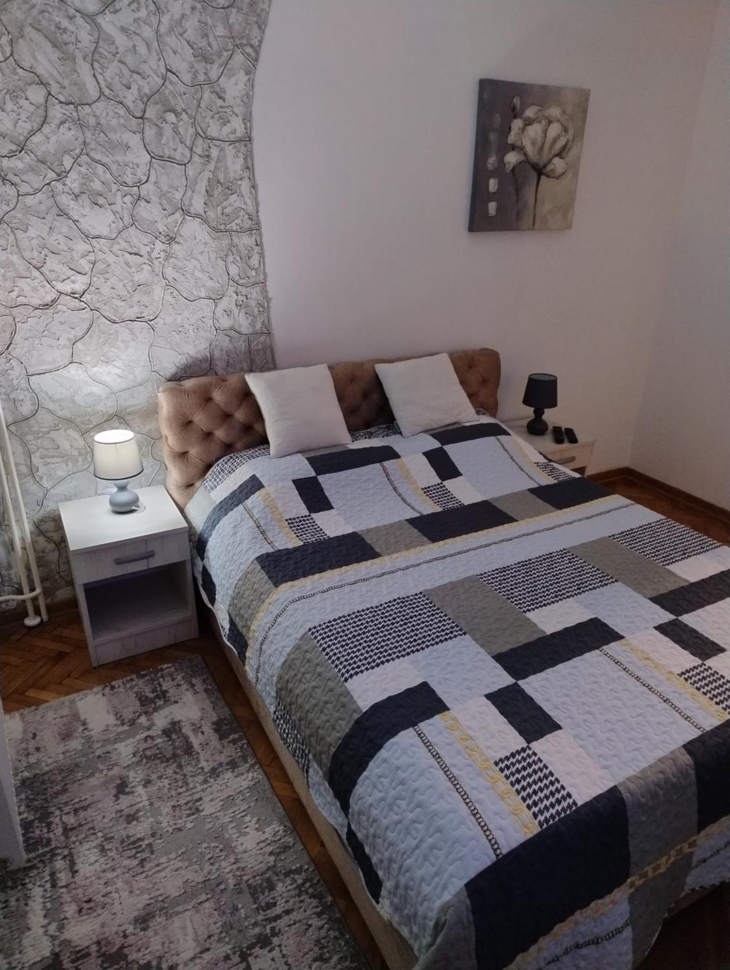 Vemiur Apartamento Čačak Exterior foto