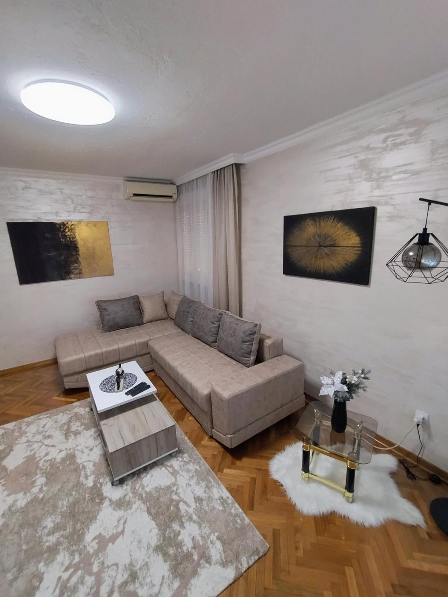 Vemiur Apartamento Čačak Exterior foto